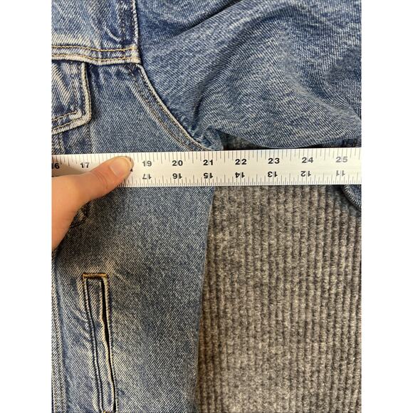 Levis Womens Denim Trucker Jacket Size Large Button Up Blue Medium Wash Cotton - Picture 9 of 10